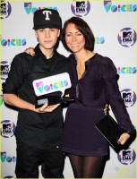 /album/galeria-de-fotos/justin-bieber-mtv-voices-01-jpg/